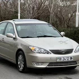 Toyota Camry 2004