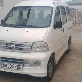 Daihatsu YRV 2001