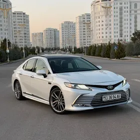 Toyota Camry 2019