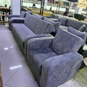 Amatly troyka kniźka.Диван тро