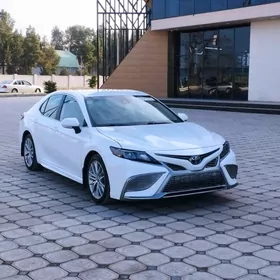 Toyota Camry 2022