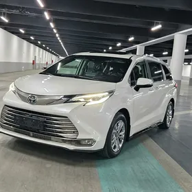 Toyota Sienna 2022