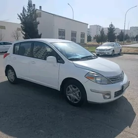 Nissan Versa 2010