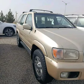 Nissan Pathfinder 2000