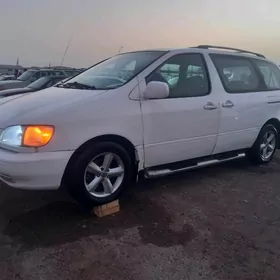 Toyota Sienna 1999