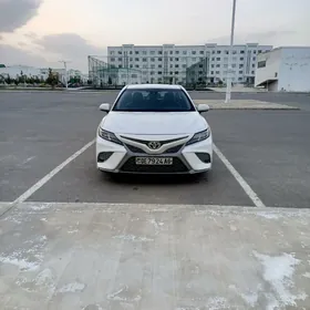Toyota Camry 2020