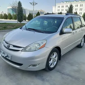 Toyota Sienna 2005