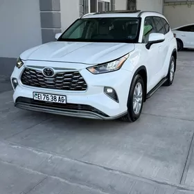 Toyota Highlander 2021