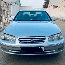 Toyota Camry 2001
