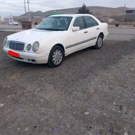 Mercedes-Benz E320 1998