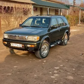 Nissan Pathfinder 1998
