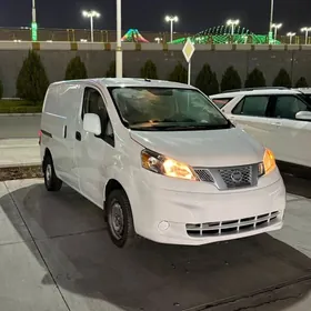Nissan NV200 2021