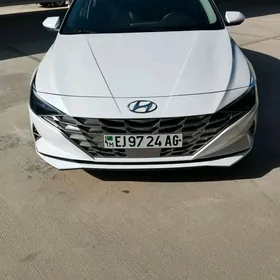 Hyundai Elantra 2022