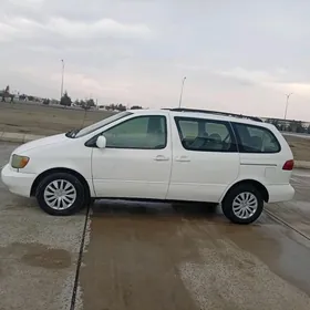 Toyota Sienna 1999