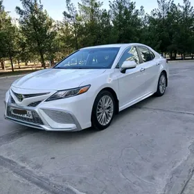 Toyota Camry 2019