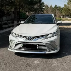 Toyota Camry 2023