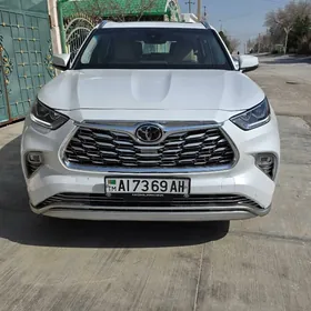 Toyota Highlander 2022