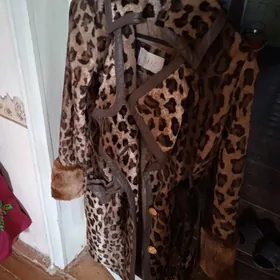 Женская одежда и обувь