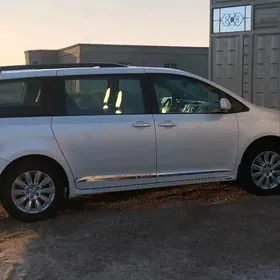 Toyota Sienna 2011
