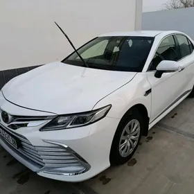 Toyota Camry 2021