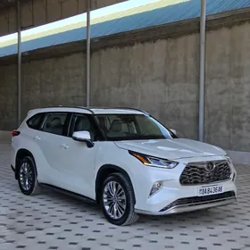 Toyota Highlander 2020