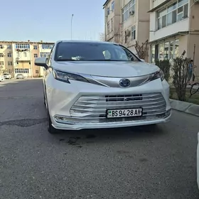 Toyota Sienna 2022