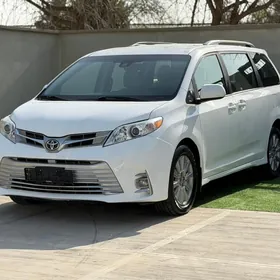 Toyota Sienna 2018