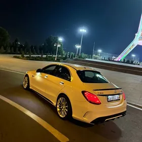 Mercedes-Benz C300 2015