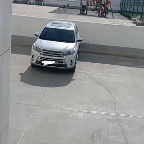 Toyota Highlander 2019