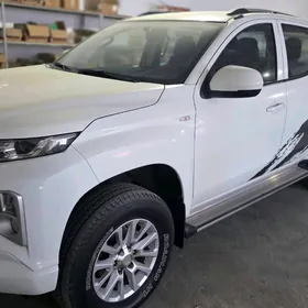 Mitsubishi L200 2021