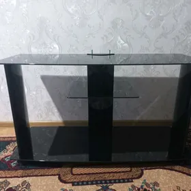 telewizoryñ aşagyna goýulýan