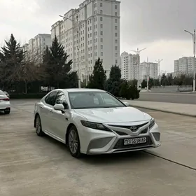 Toyota Camry 2021