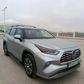 Toyota Highlander 2021