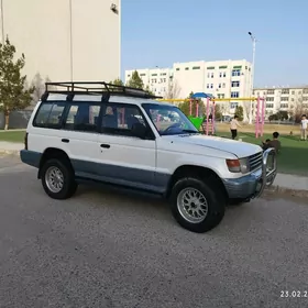Mitsubishi Montero 1995