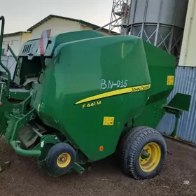 John Deere 2023