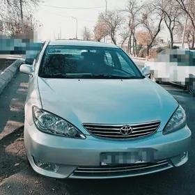 Toyota Camry 2004