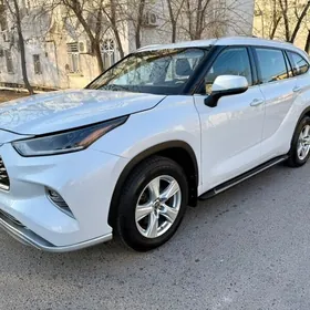 Toyota Highlander 2021