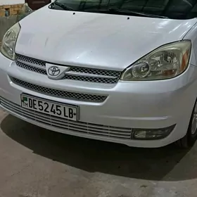 Toyota Sienna 2004