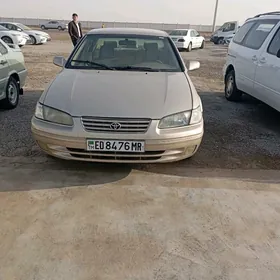 Toyota Camry 1999