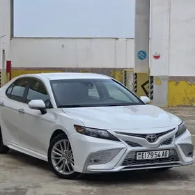 Toyota Camry 2021