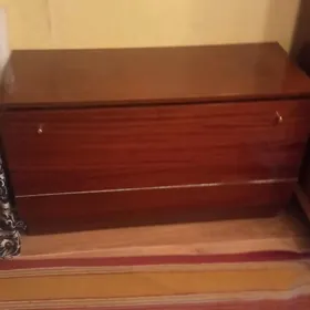 Комод деревянный полированный