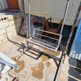 качели в хорошем состоянии