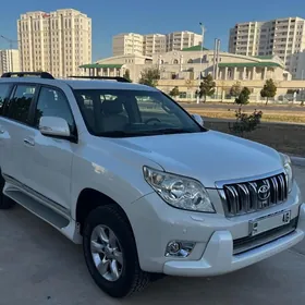 Toyota Land Cruiser Prado 2011