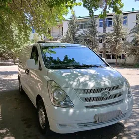 Hyundai H-1 2010