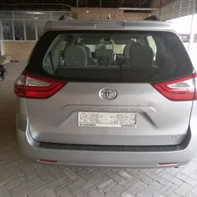 Toyota Sienna 2018