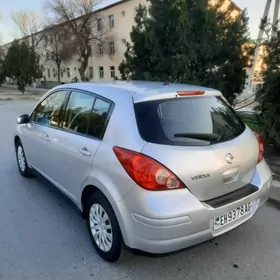 Nissan Versa 2010