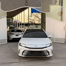 Toyota Camry 2025