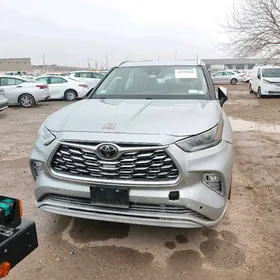 Toyota Highlander 2021