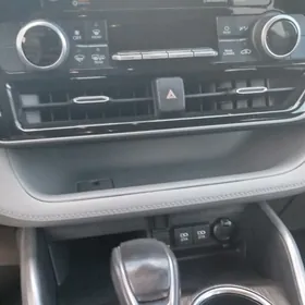 Toyota Highlander 2021