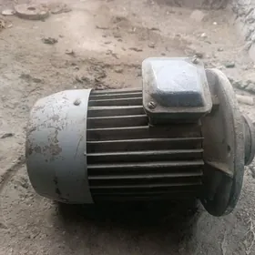 электродвигатель